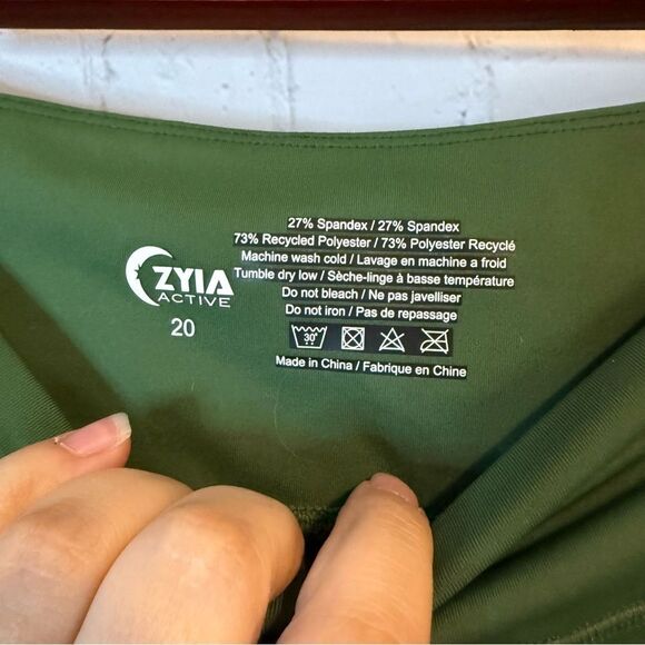 ZYIA Active Pine Light N Tight 24 inch leggings - Picture 6 of 6